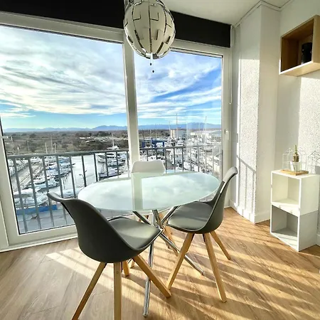 Holidays Penthouse Vues Panoramiques Sur Le Port Naval,un Sejour Elegant Assure 