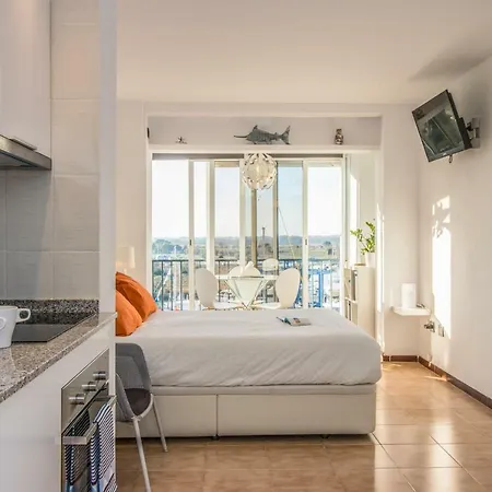 Holidays Penthouse: Panoramic Port Views With Free Wifi & Parking Apartment *