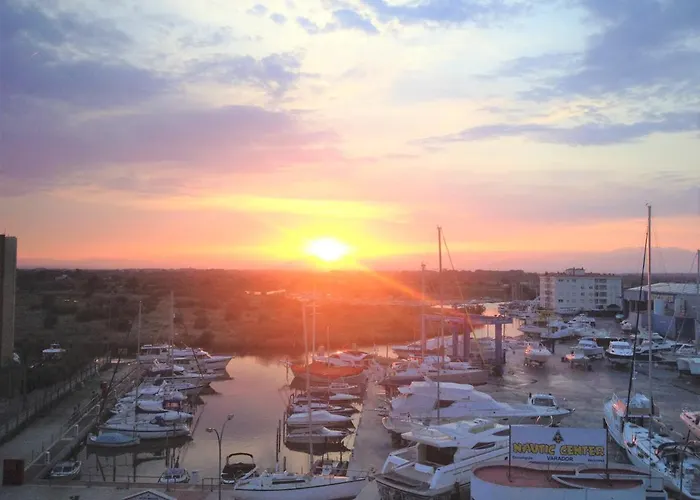 Holidays Penthouse Vues Panoramiques Sur Le Port Naval,un Sejour Elegant Assure 