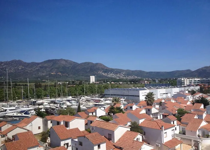 Holidays Penthouse Vues Panoramiques Sur Le Port Naval,un Sejour Elegant Assure 