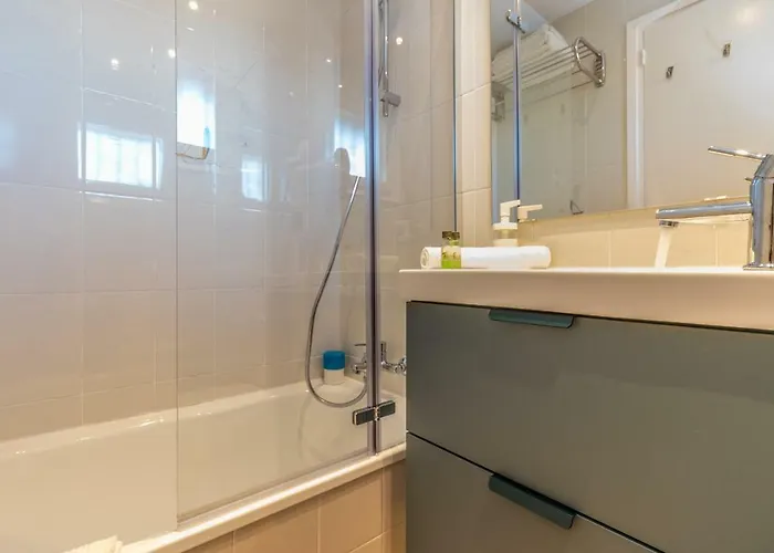 Holidays Penthouse Vues Panoramiques Sur Le Port Naval,un Sejour Elegant Assure 